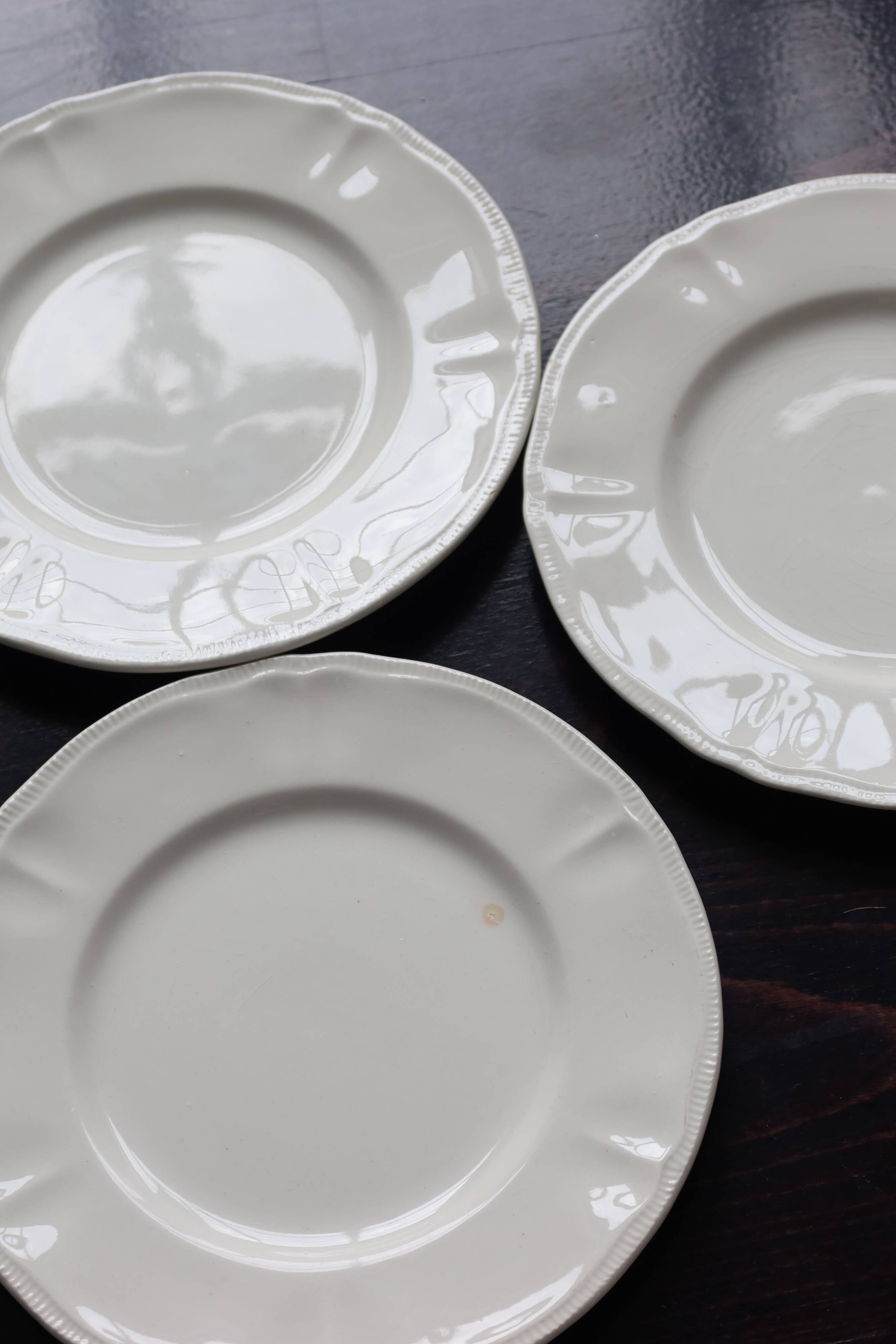 10 vintage ivory earthenware dessert plates - Marli fretwork