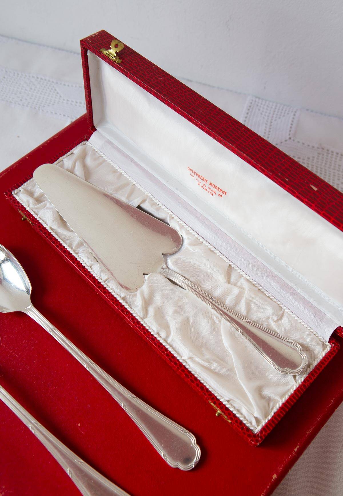 Cutlery set for 12 Ercuis “Trianon”, circa 1940 (40 pieces)