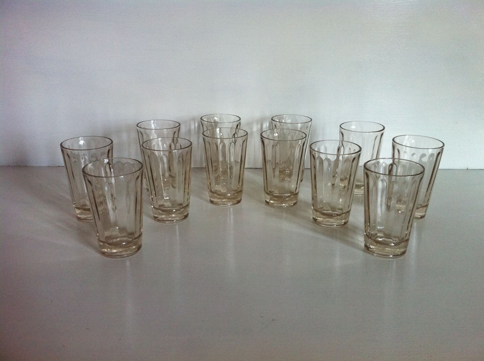 Set of 12 glasses of art deco bistro
