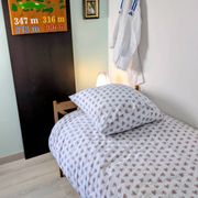 Vintage folding bed – wood and metal – 206 cm – rustic charm and practicality
