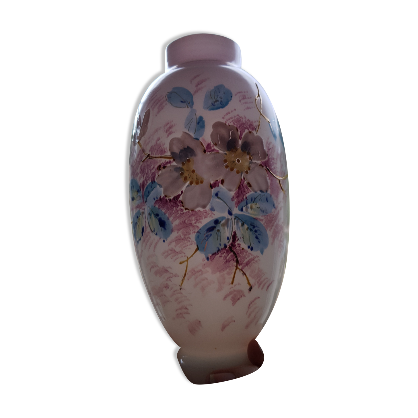 Ancient opaline vase decor hand