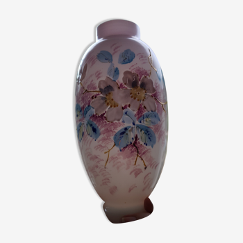 Ancient opaline vase decor hand