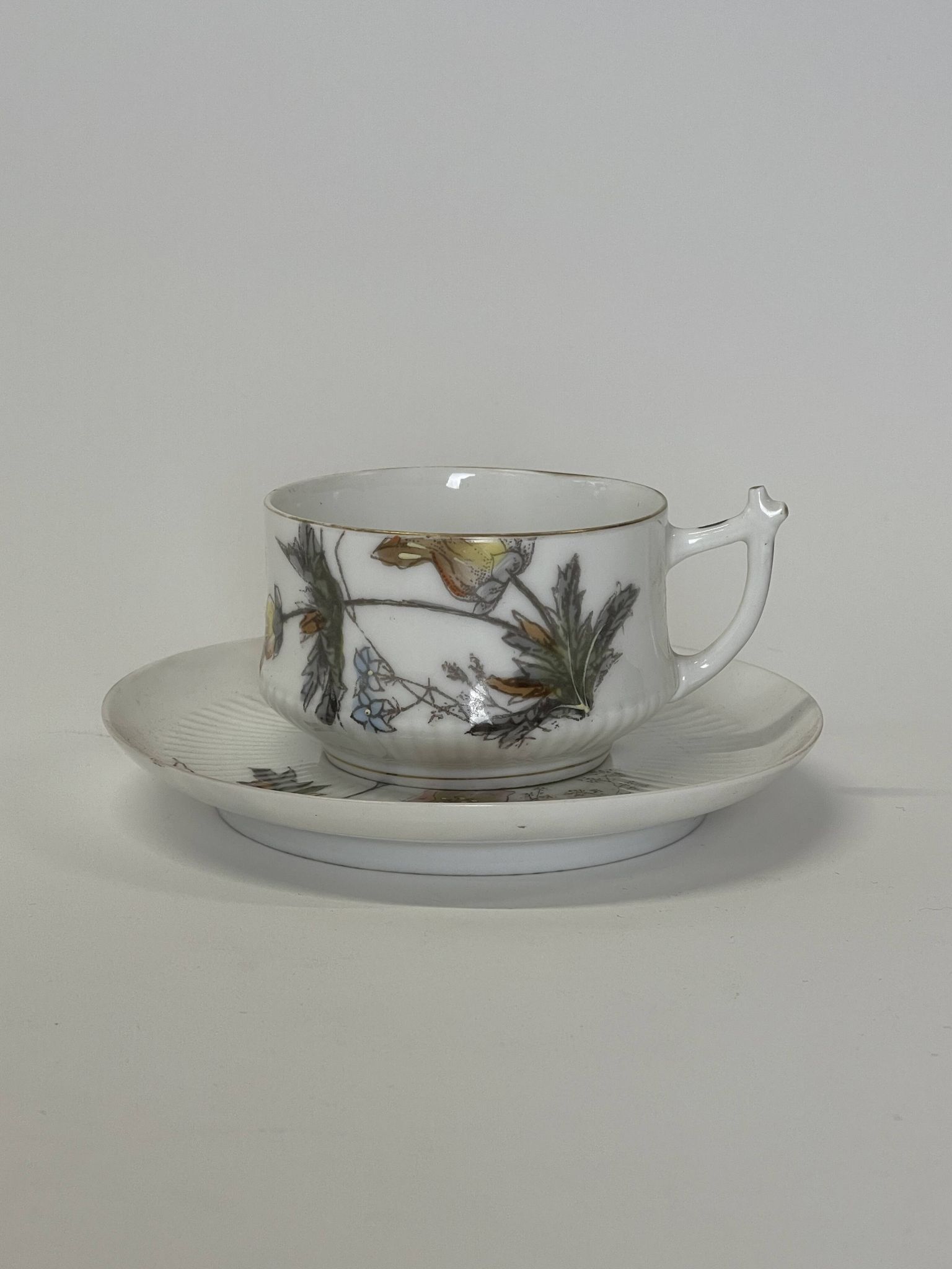 Porcelain coffee service decorated with flowers, The Great Stores of the Louvre