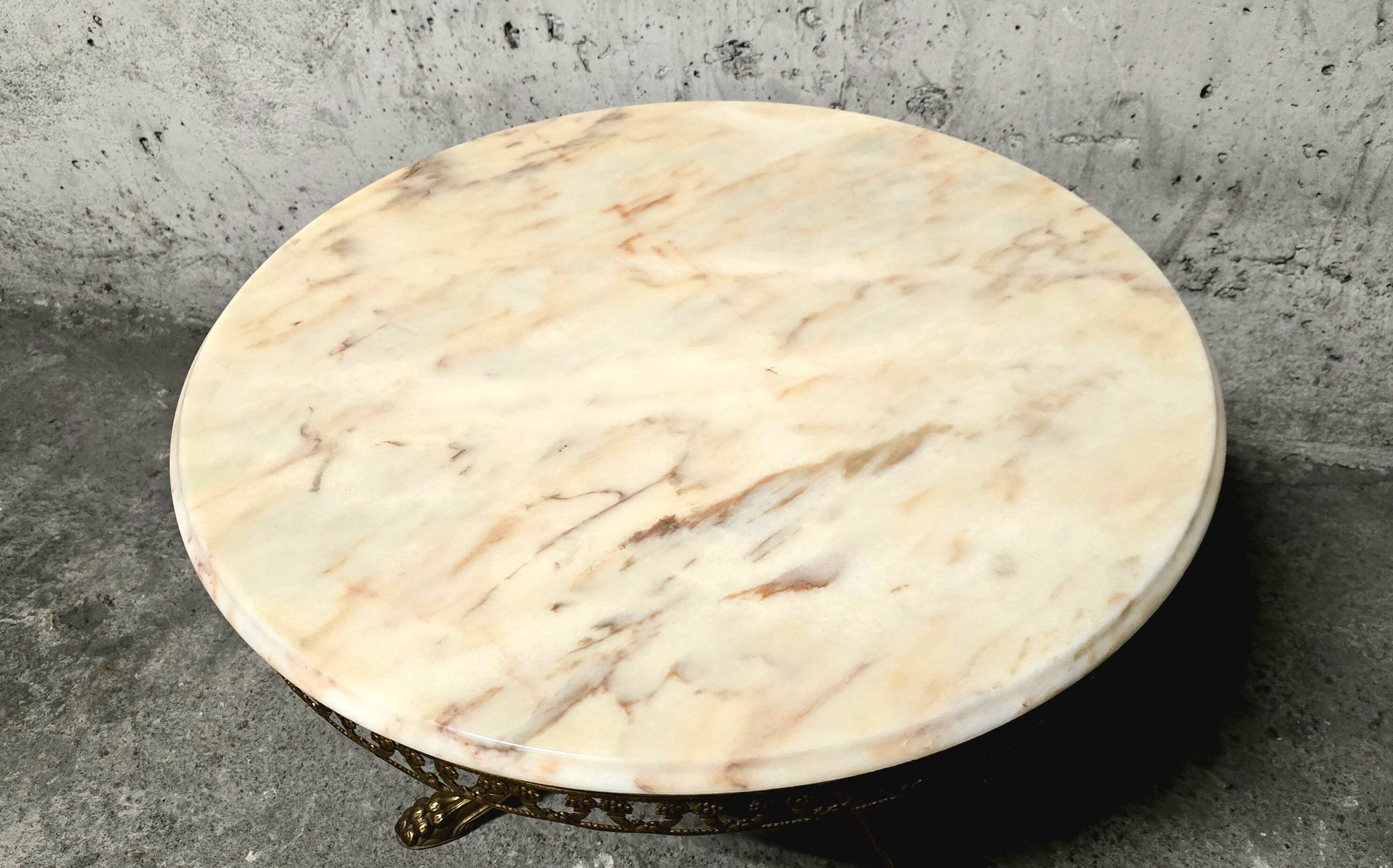 Guéridon Coffee Table in Gilded Brass and Alabaster