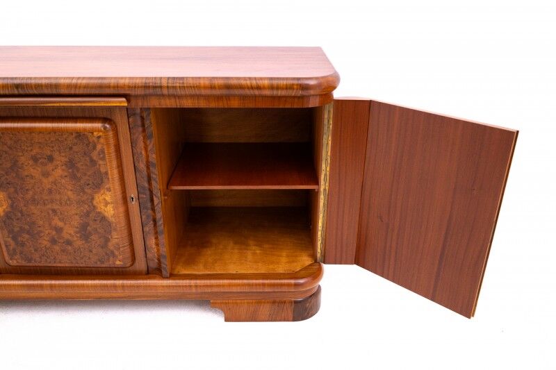 Grande commode Art déco, Pologne, années 1940. Après restauration.