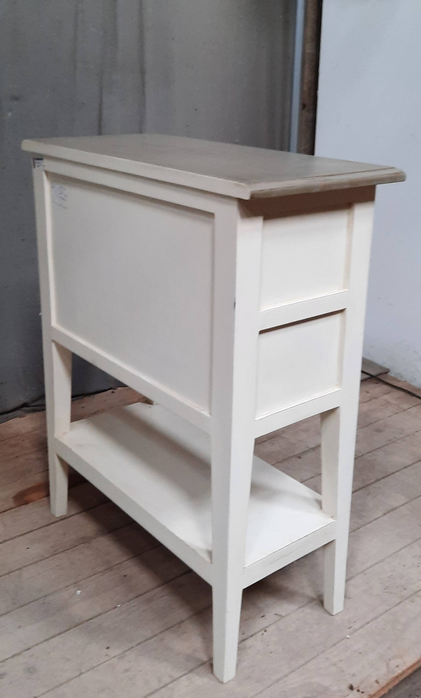 Painted cabinet with 3 drawers