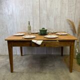 Farm table