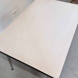 Set of table and 4 chairs in gray-white formica