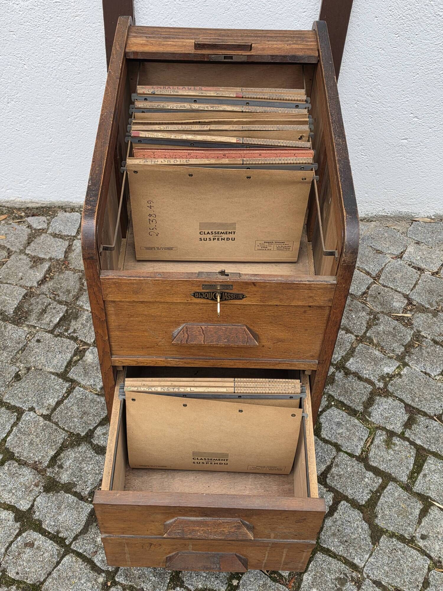 Vintage roll-top desk by the brand Bijou Classeur.