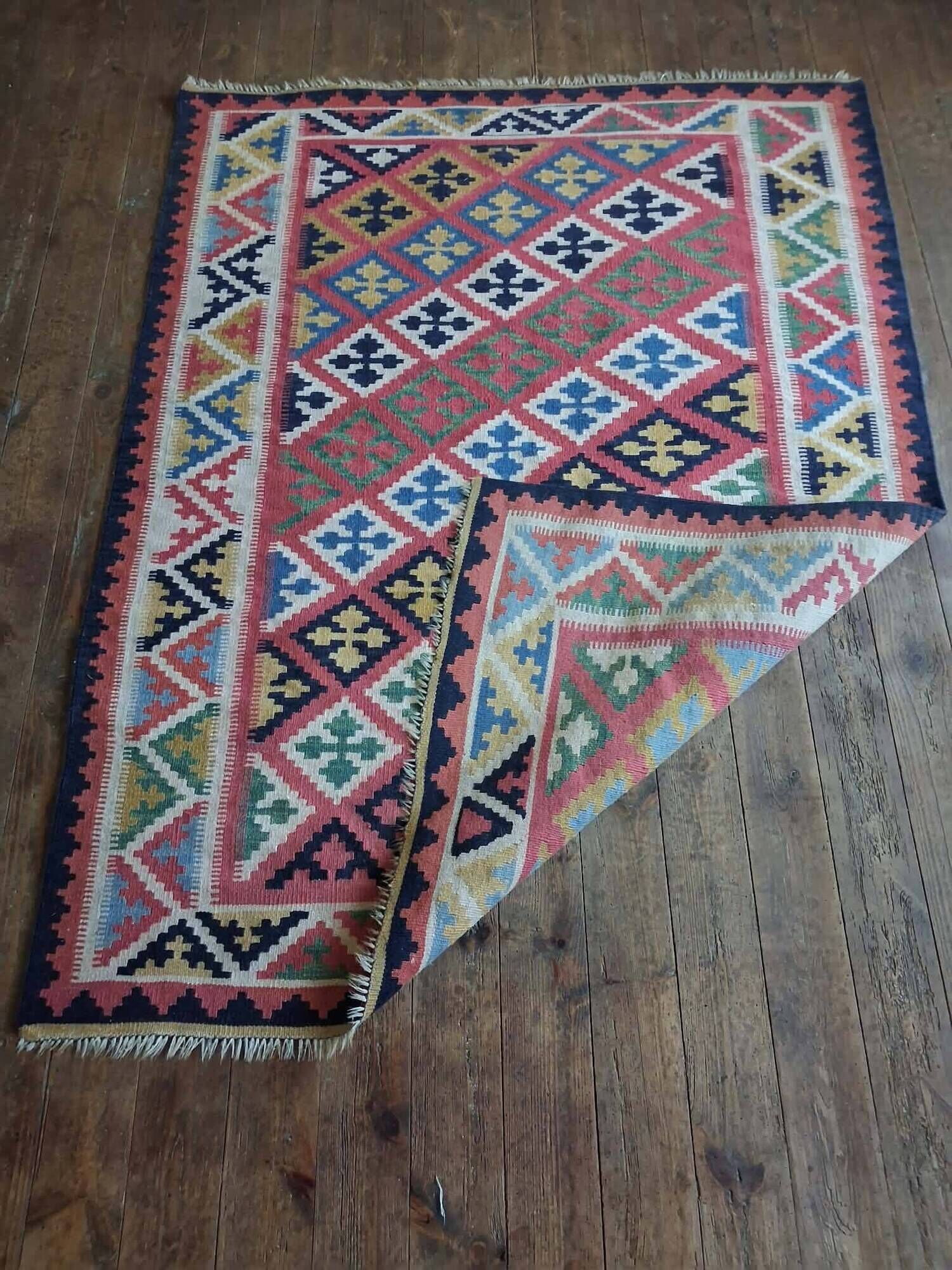 Handmade Persian Qashqai rug 180x135cm