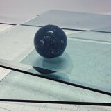 Table basse design sculptural - Marbre noir et verre style années 80
