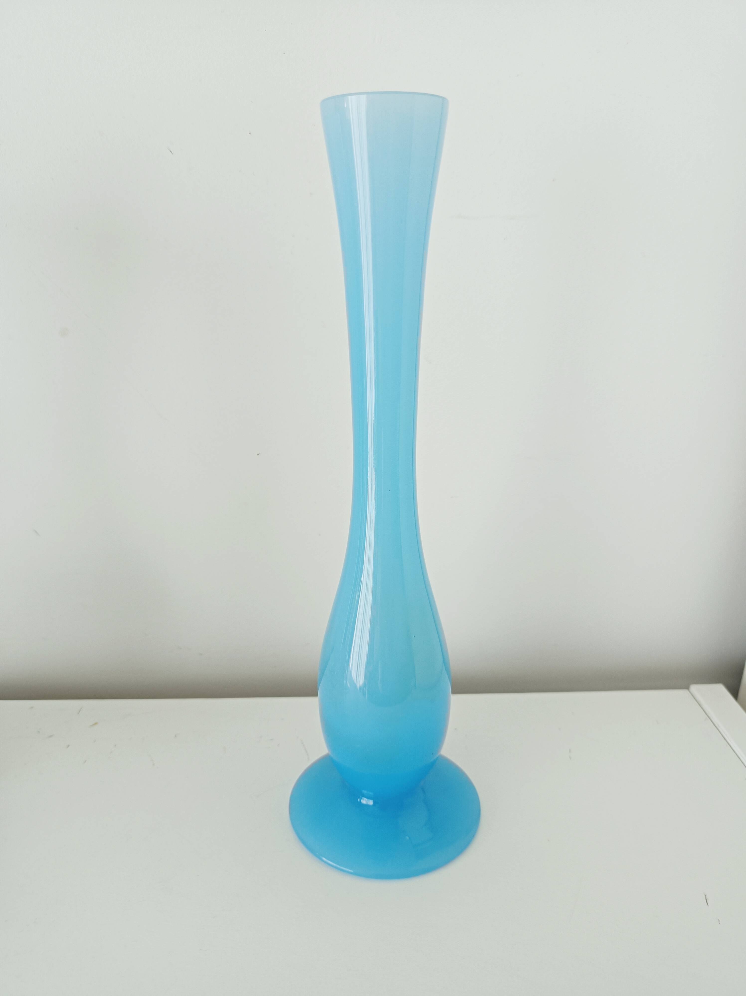 Set of 5 pastel opaline soliflore vases