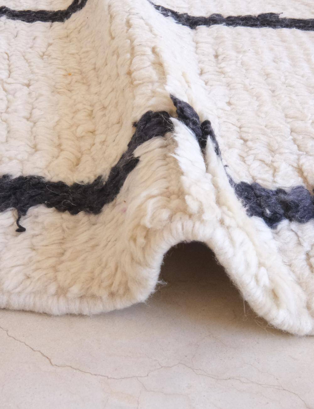 Vintage Beni Ouarain Rug - 252 x 150 cm