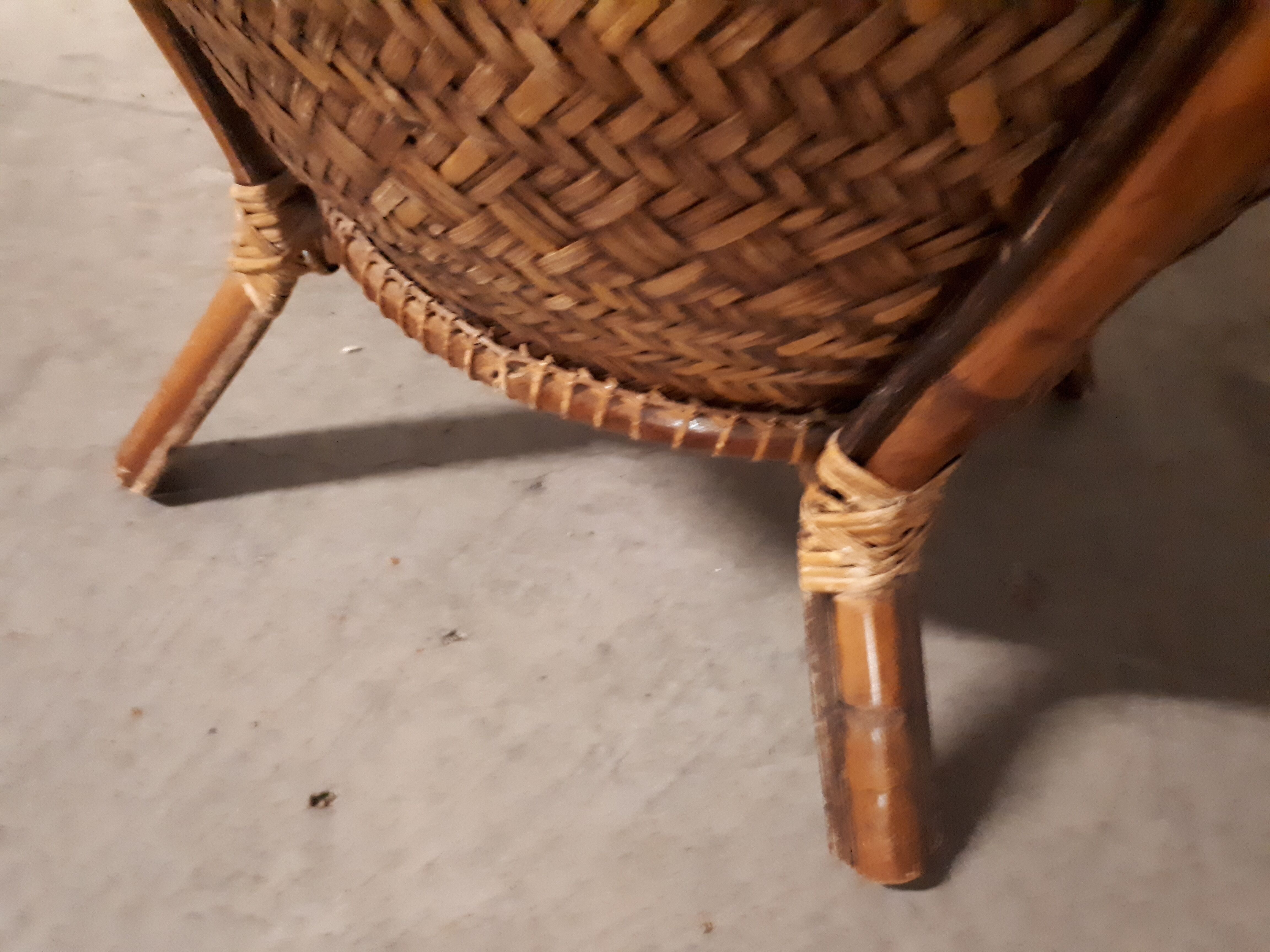 Panière en rotin des années 60