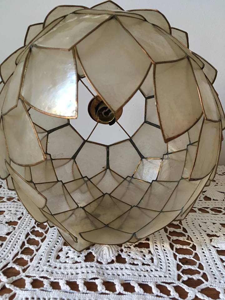Suspension mother-of-Pearl capiz and brass to plant form