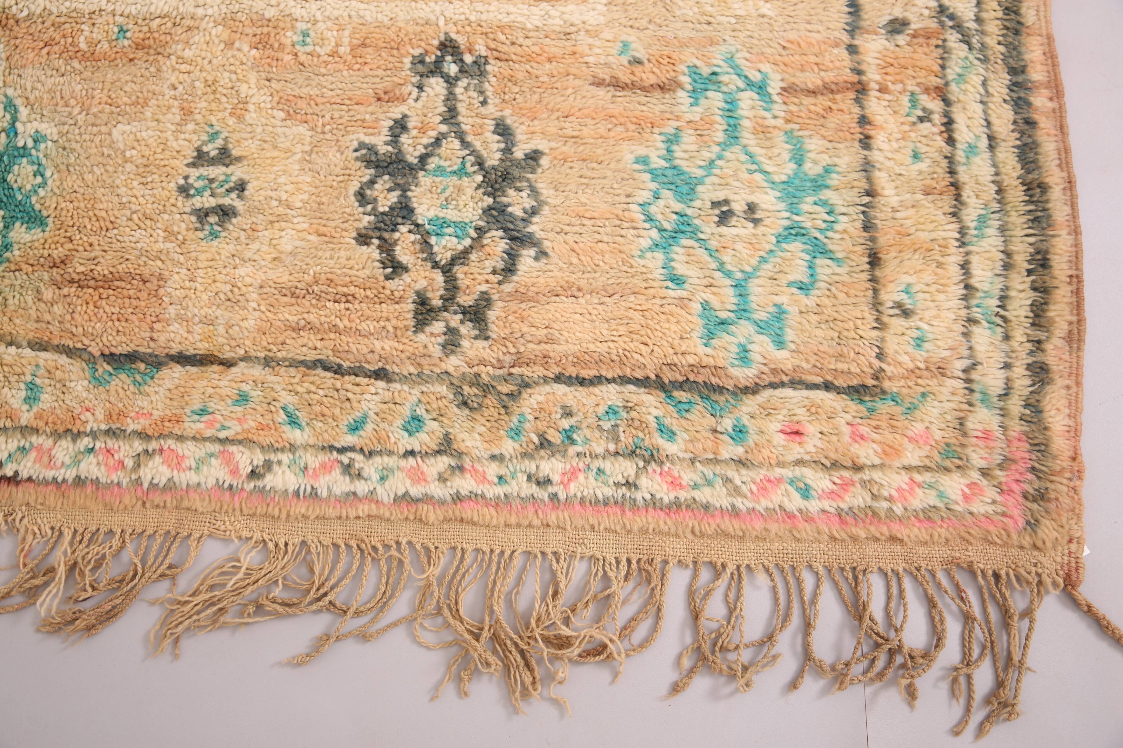 Large Vintage Boujaad Rug 207 x 325 cm - Peach Moroccan rug - Berber Rug
