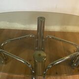 Table basse chrome et verre fumé ovale années 70