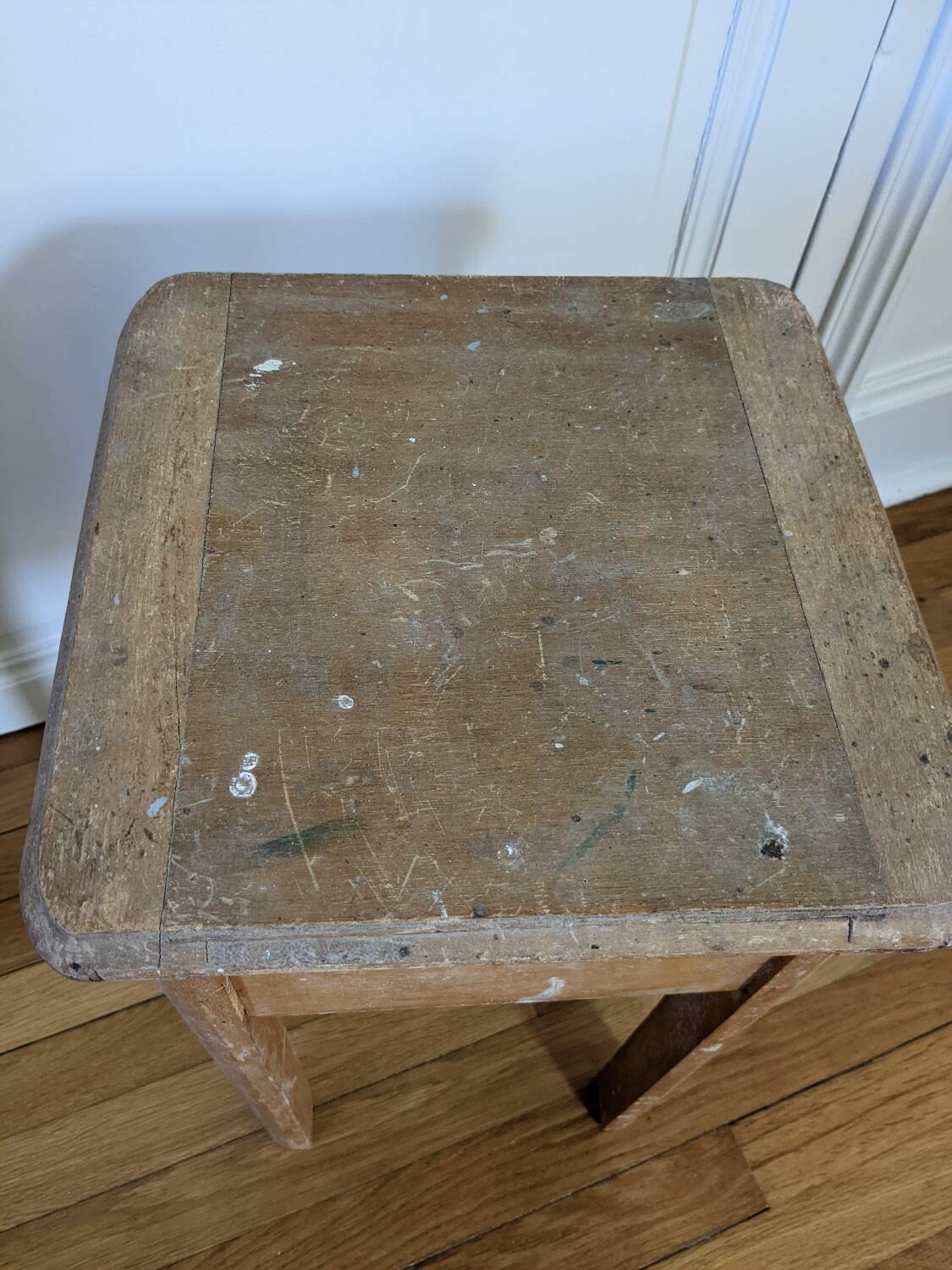 Painter's chest stool