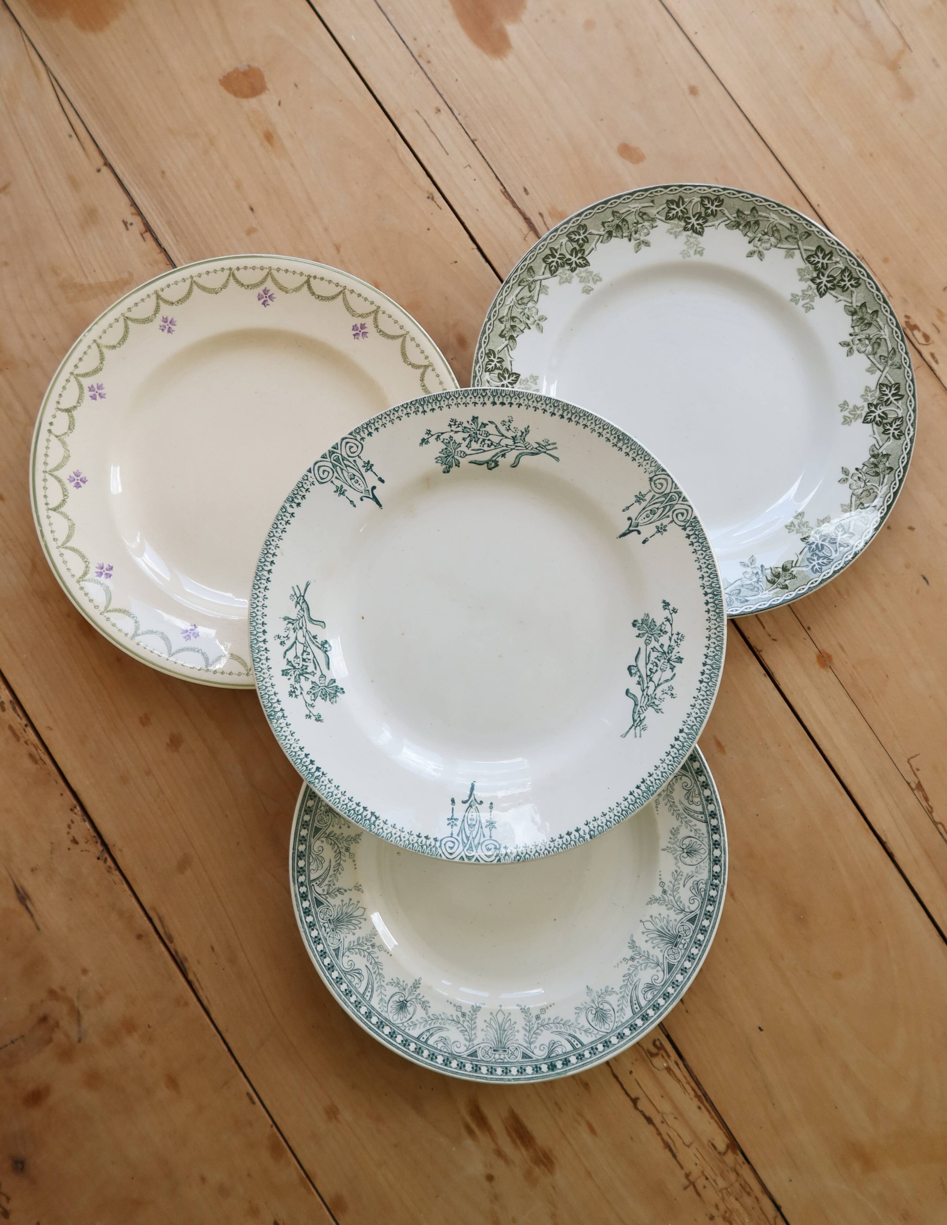 4 vintage ironstone dinner plates - Green tones