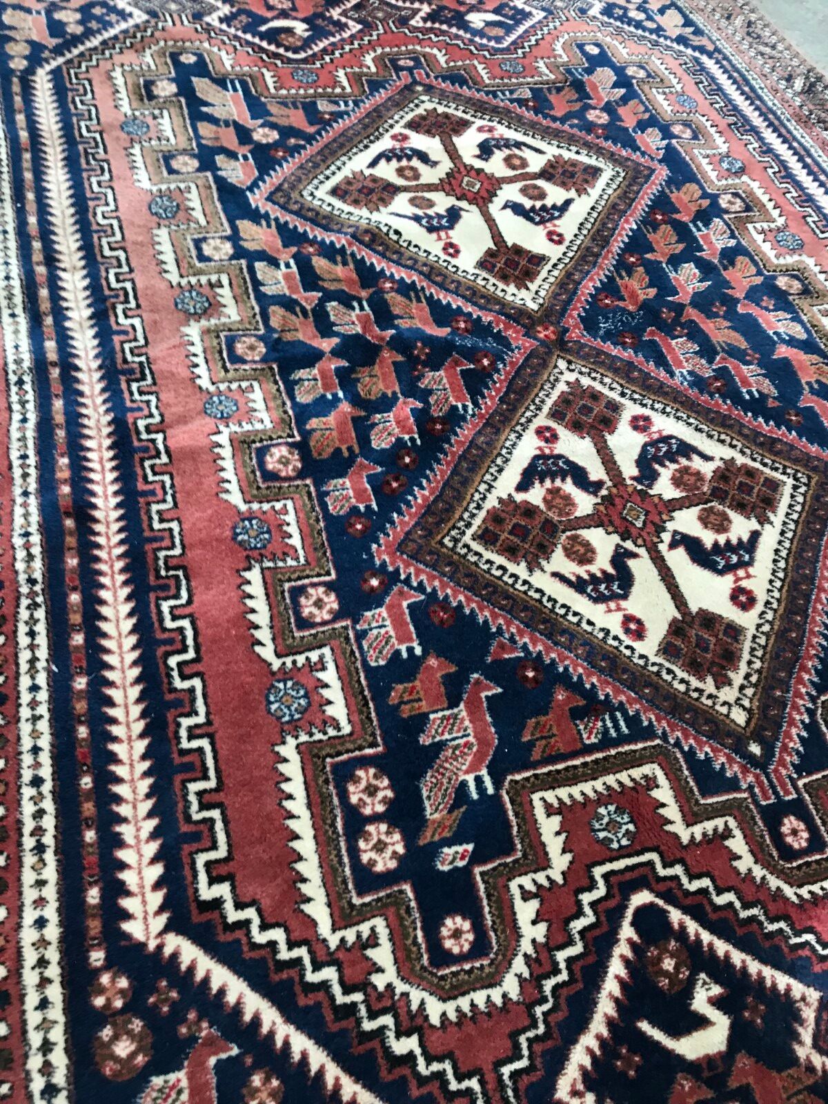 Carpet vintage Persian Afshar done hand 143 X 187 CM