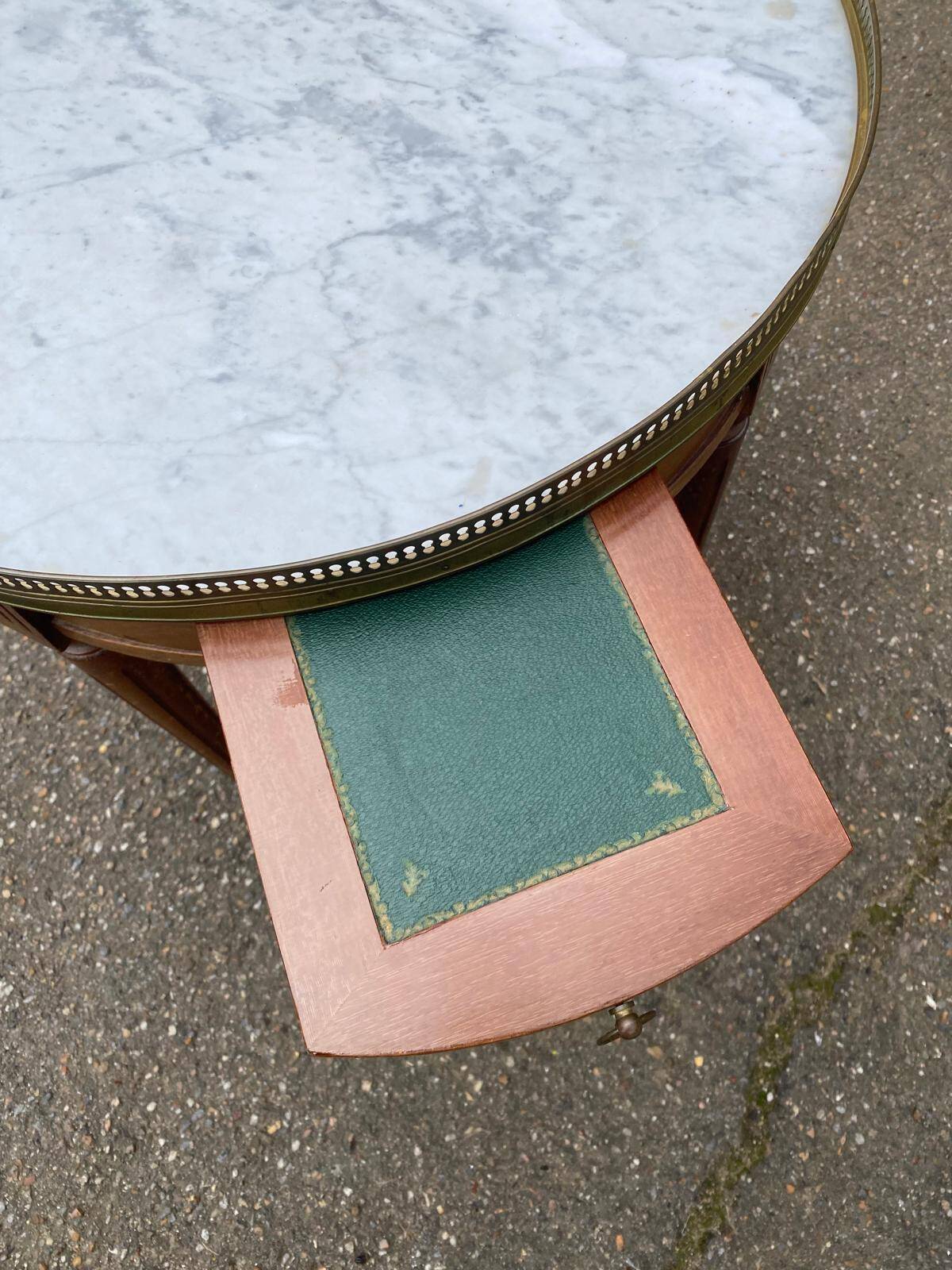 Table basse Bouillotte ronde Louis XVI en bois massif et marbre doré
