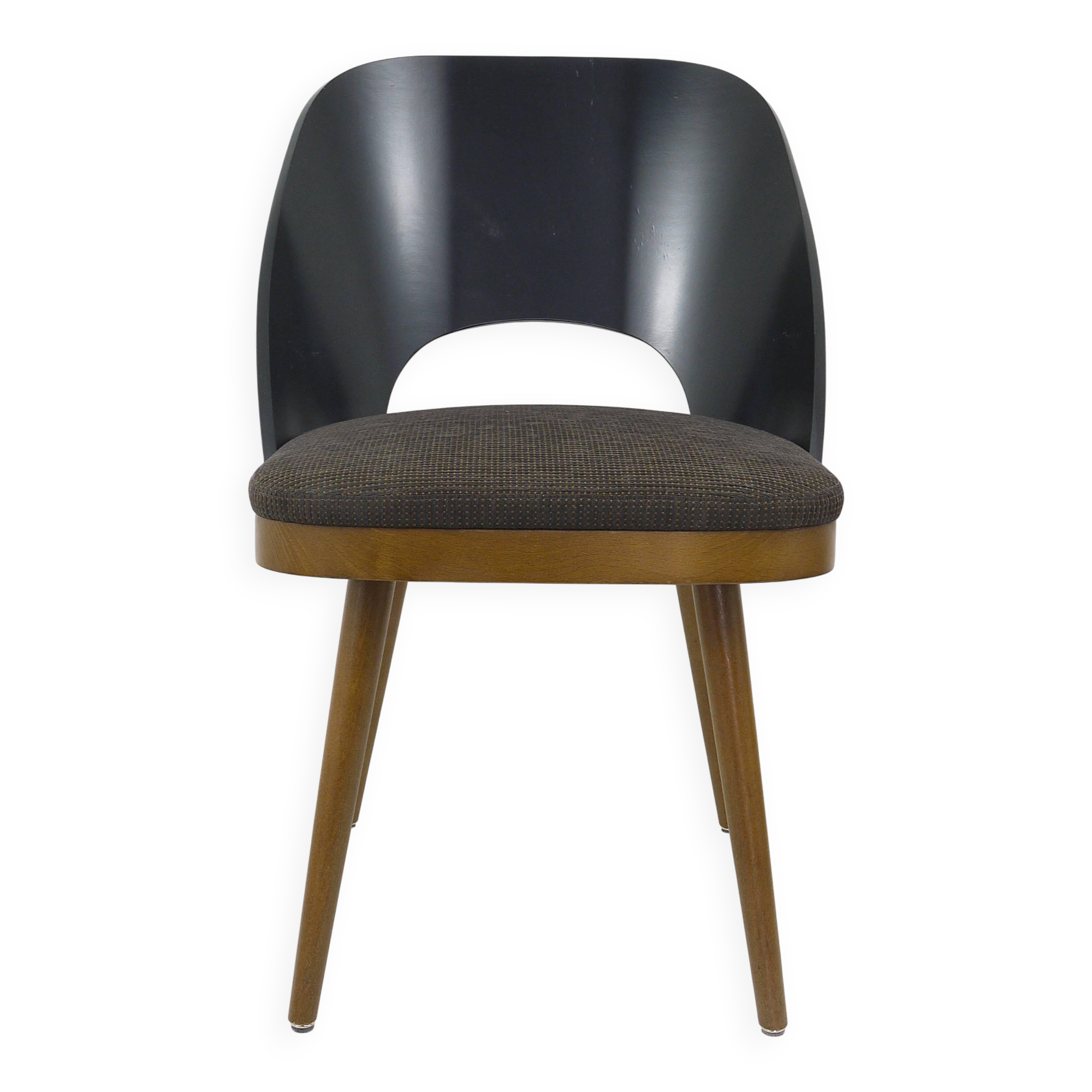 Beautiful modernist chairs in the style of Oswald Haerdtl, Backhausen, Austria.