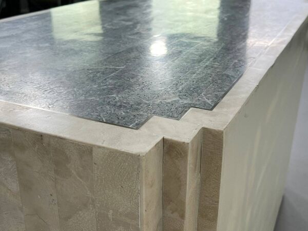 Enfilade vintage en marqueterie de pierre et laiton, 1980s