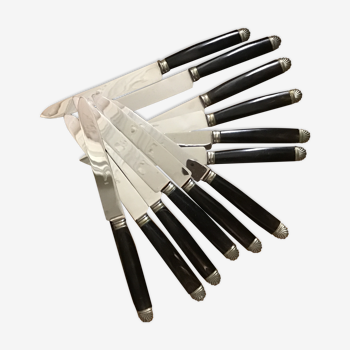 Twelve Bakelite sleeve knives like horn tips silver metal