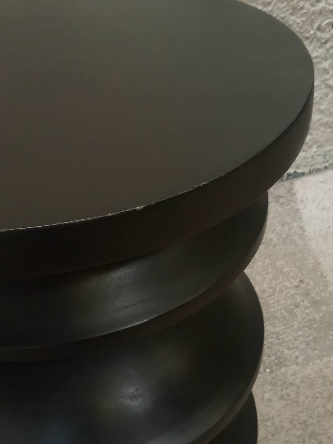 Tabouret en bois massif