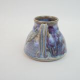 Pichet en céramique à émail violet bleu signé