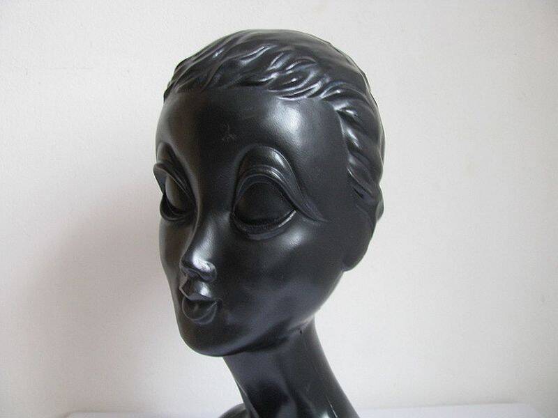 Twiggy hat head 1970