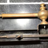 Barre de cheminée /Pare-feu / Ornement de Cheminée, Parure en Laiton ou Bronze Ancien