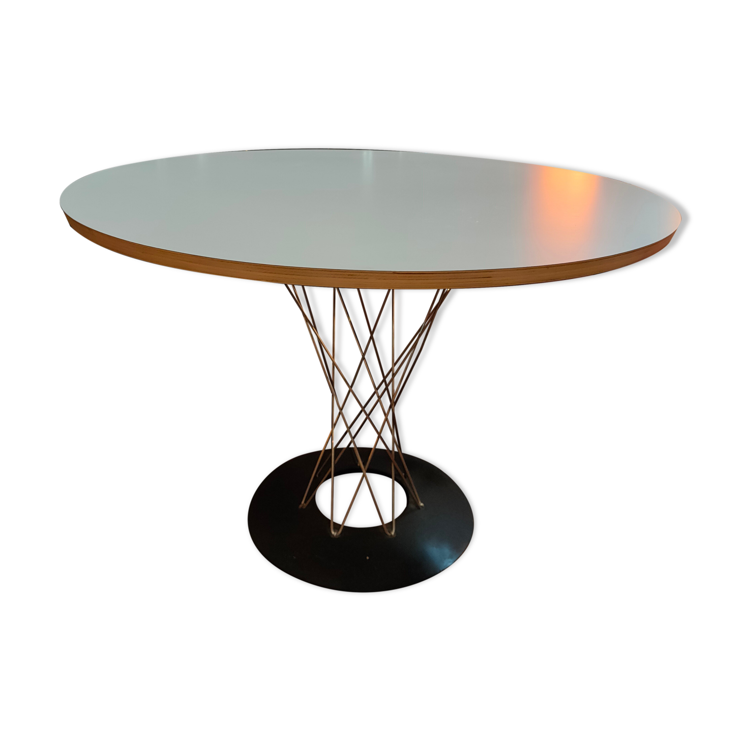 Isamu Noguchi Cyclone table by Knoll, circa 1970s, white laminate top