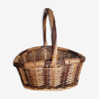 Oval rattan basket