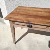 Farm table