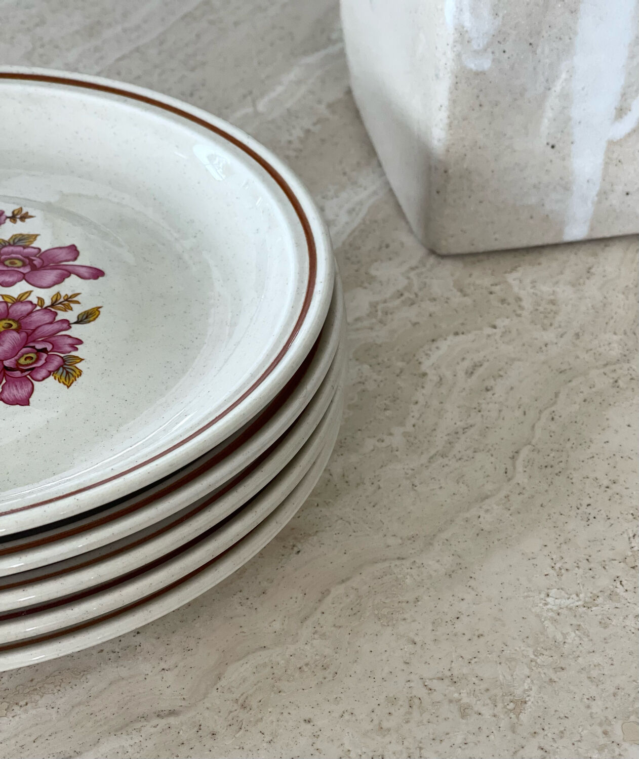 5 Gien dessert plates