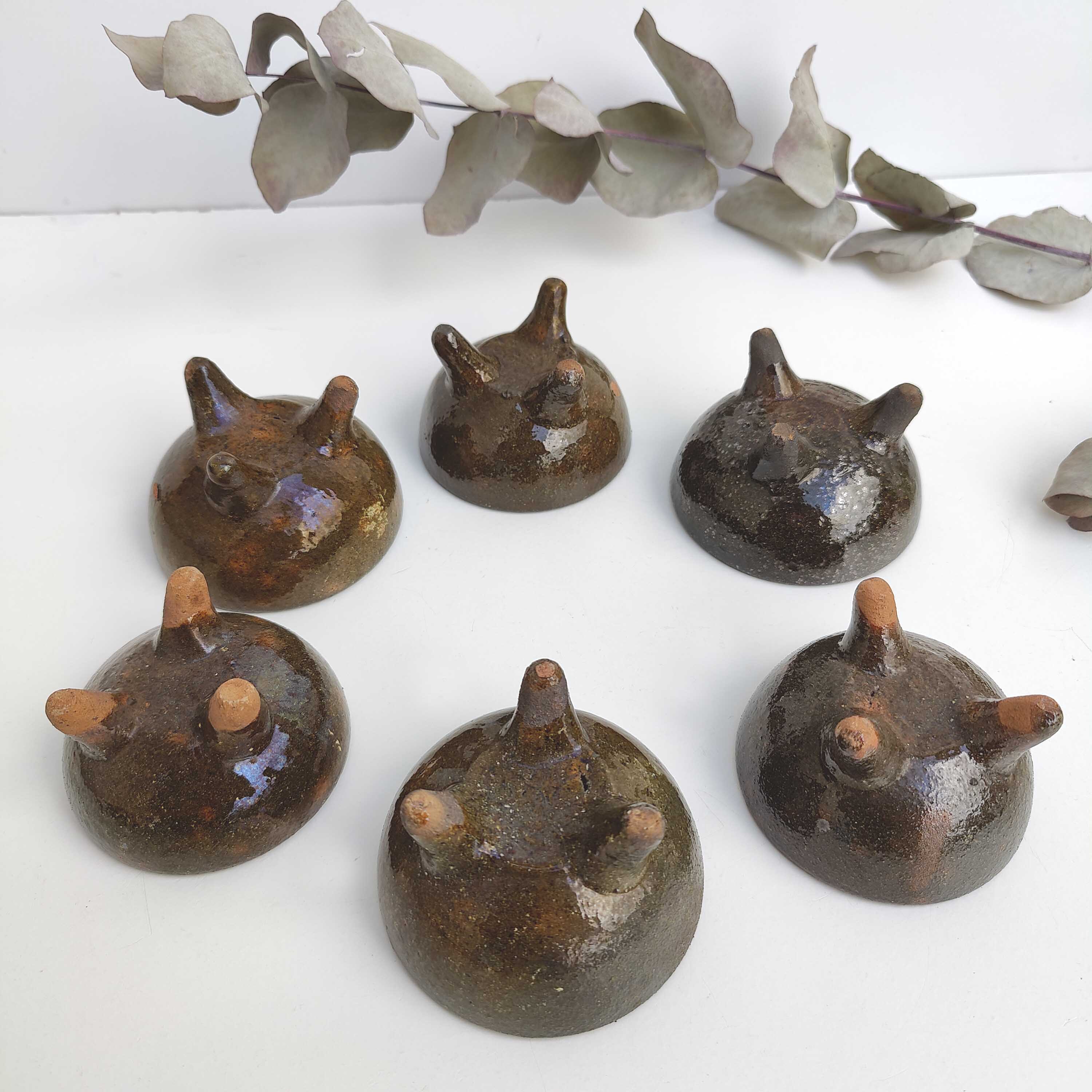 Lot 6 bols tripodes terre cuite forme anthropomorphe