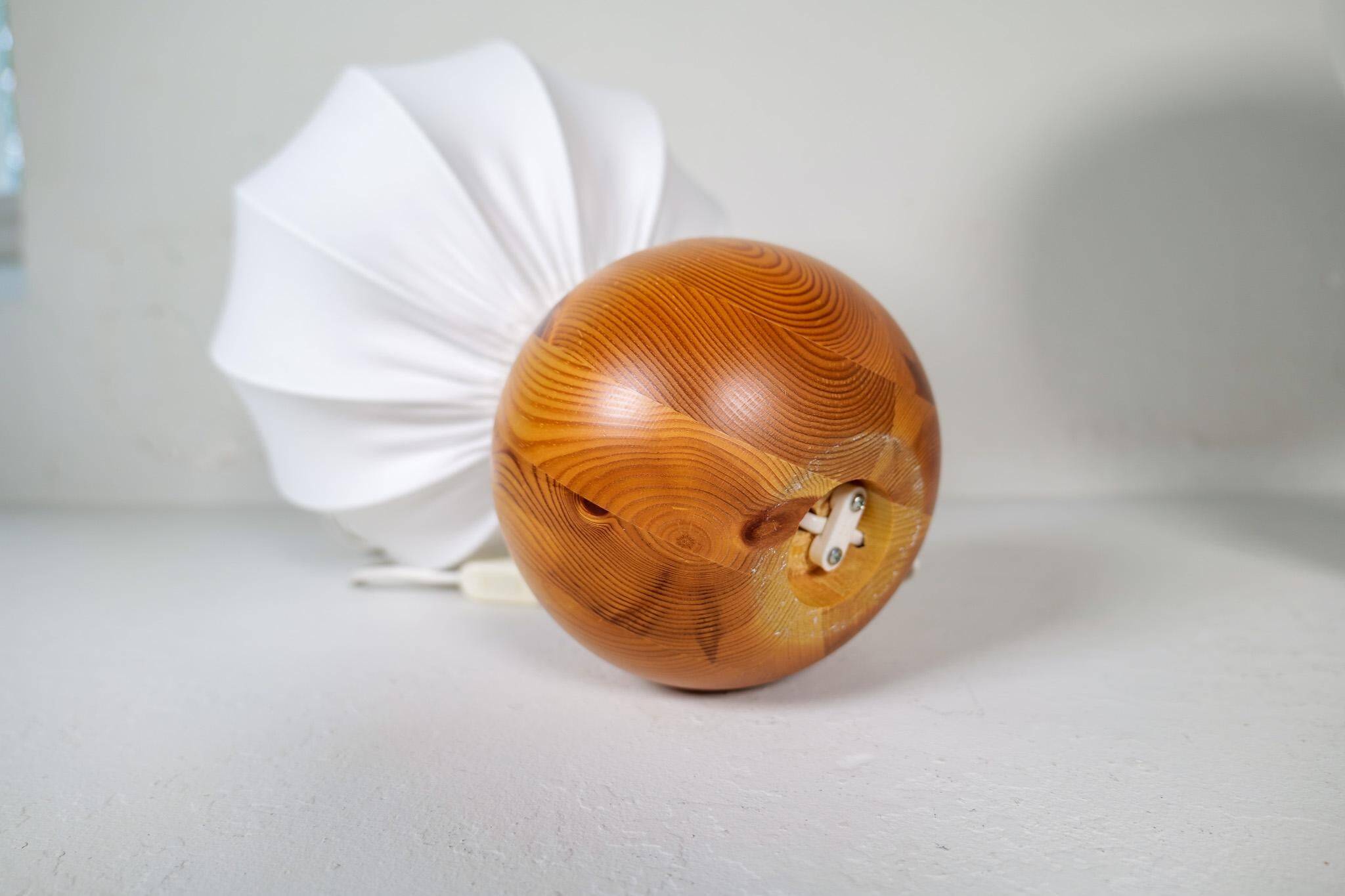 Sculptural modern table lamps from the mid-century in solid pine, Fagerhults Sweden, 1970.