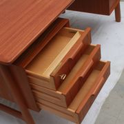 Bureau en teck, années 1960