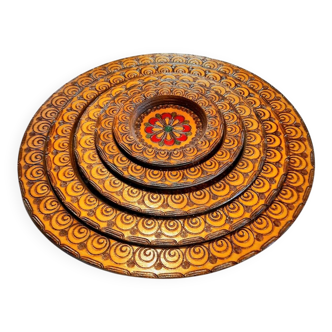 Plateaux en bois sculpté