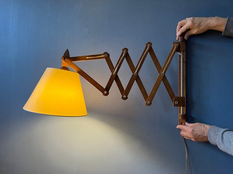 Wall lamp scissors in teak wood lampshade beige