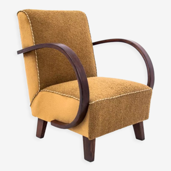 Fauteuil art déco conçu par J. Halabala République tchèque, années 1930. Après rénovation.