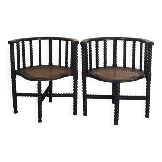 Paire de fauteuils Bobbin de style édouardien avec assise en rotin, début du XXe siècle