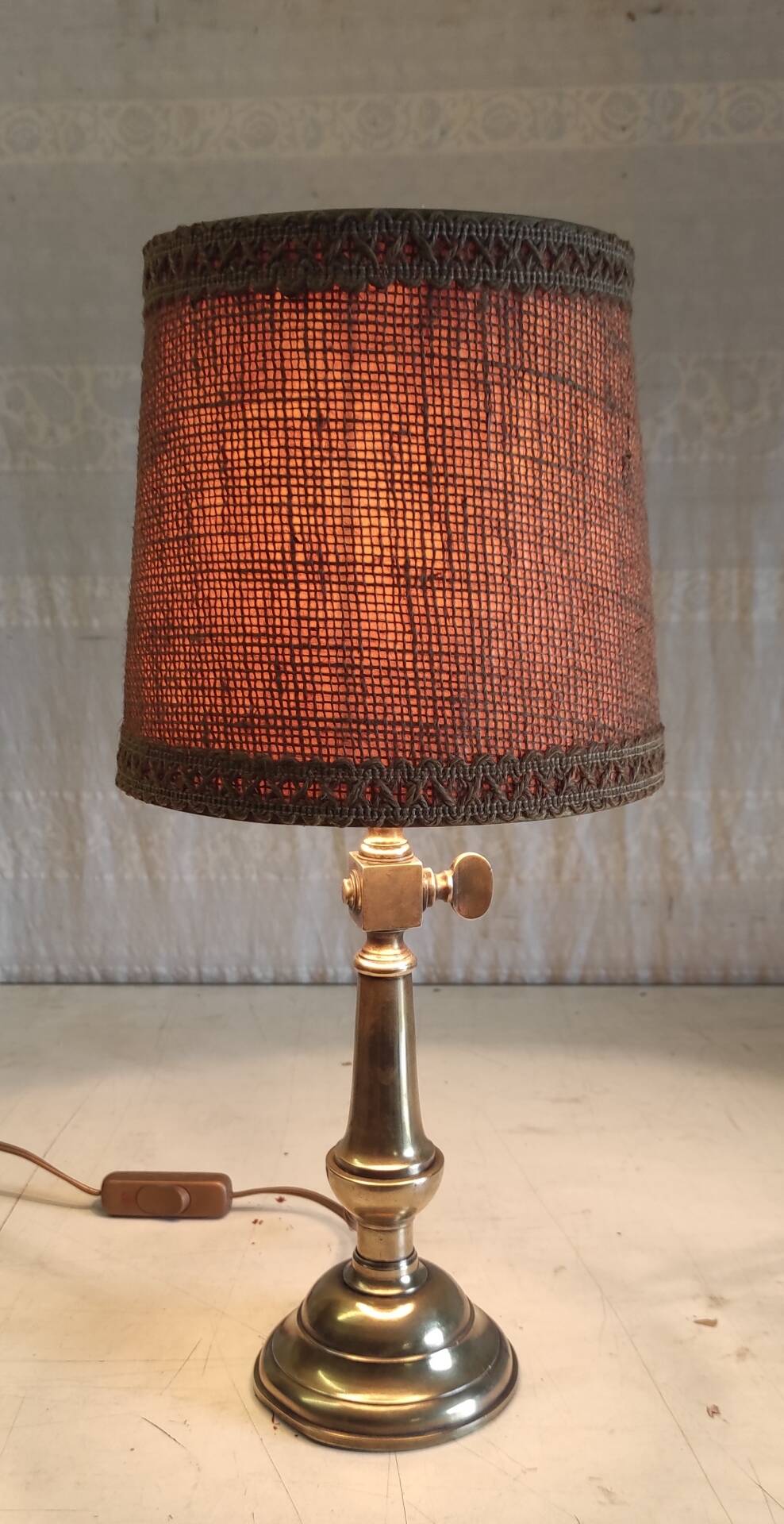 Table lamp in gilded brass and linen - mid 20th century