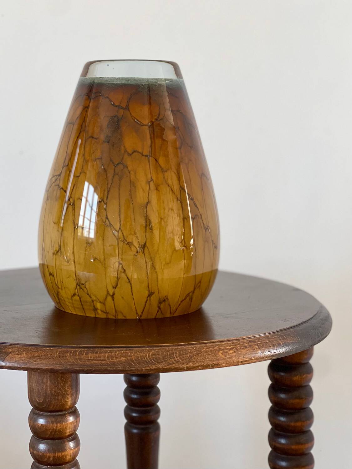 Mouth-blown glass vase.