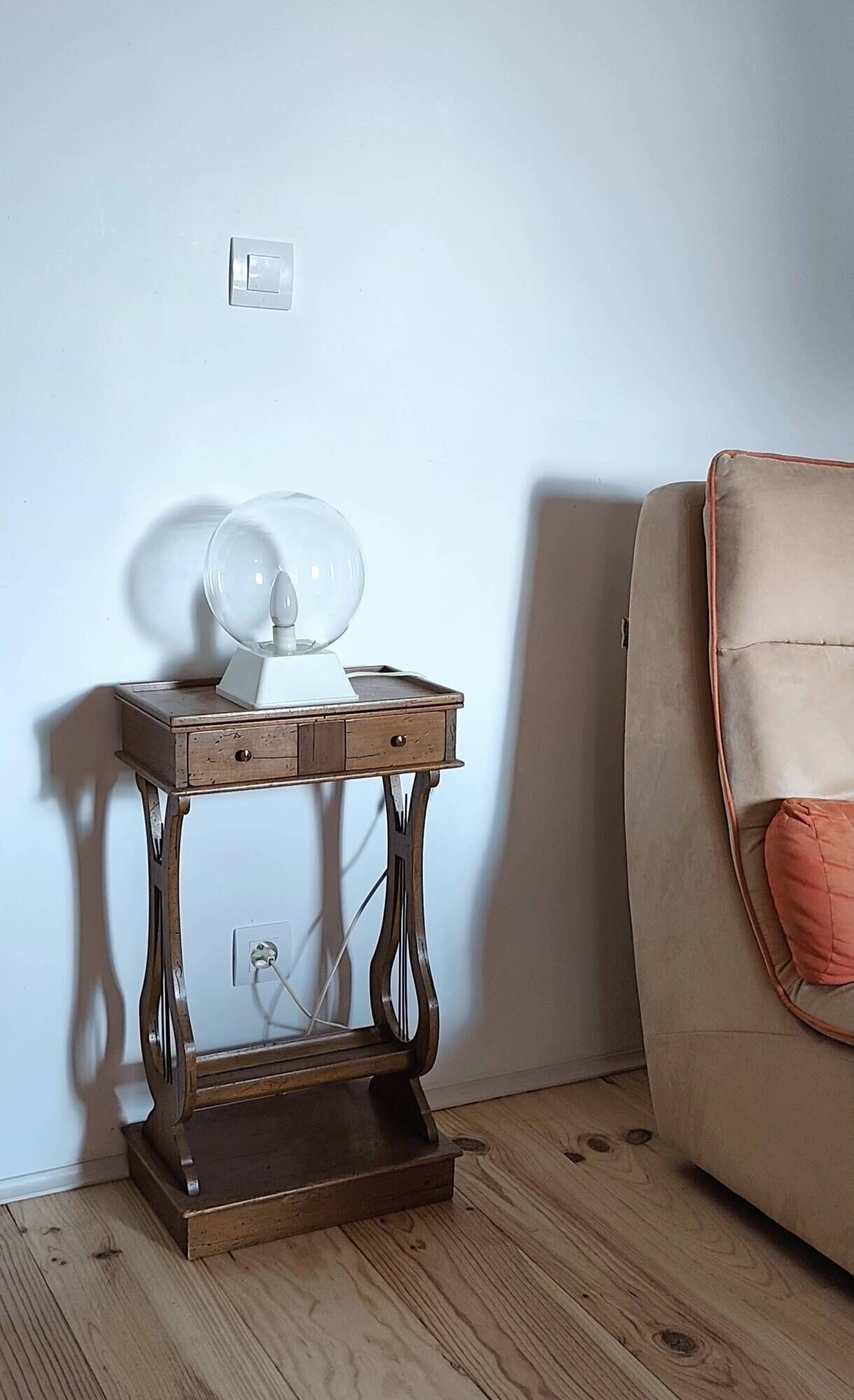 Vintage glass globe lamp from the 70s and 80s.