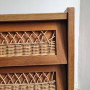 Commode en bois et rotin vintage