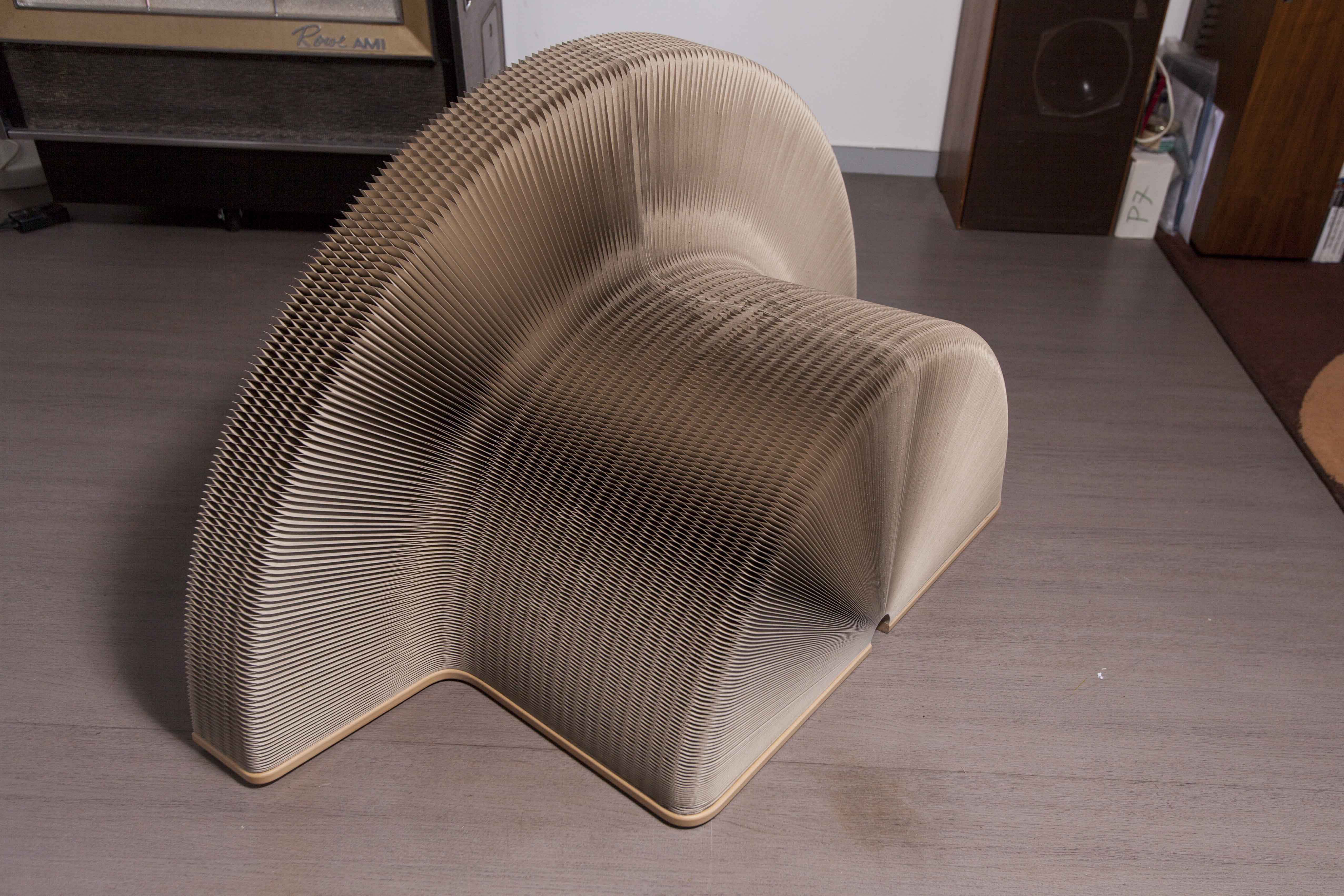 Vintage Extendable Seat The Flexible Love by Chishen chiu 2009