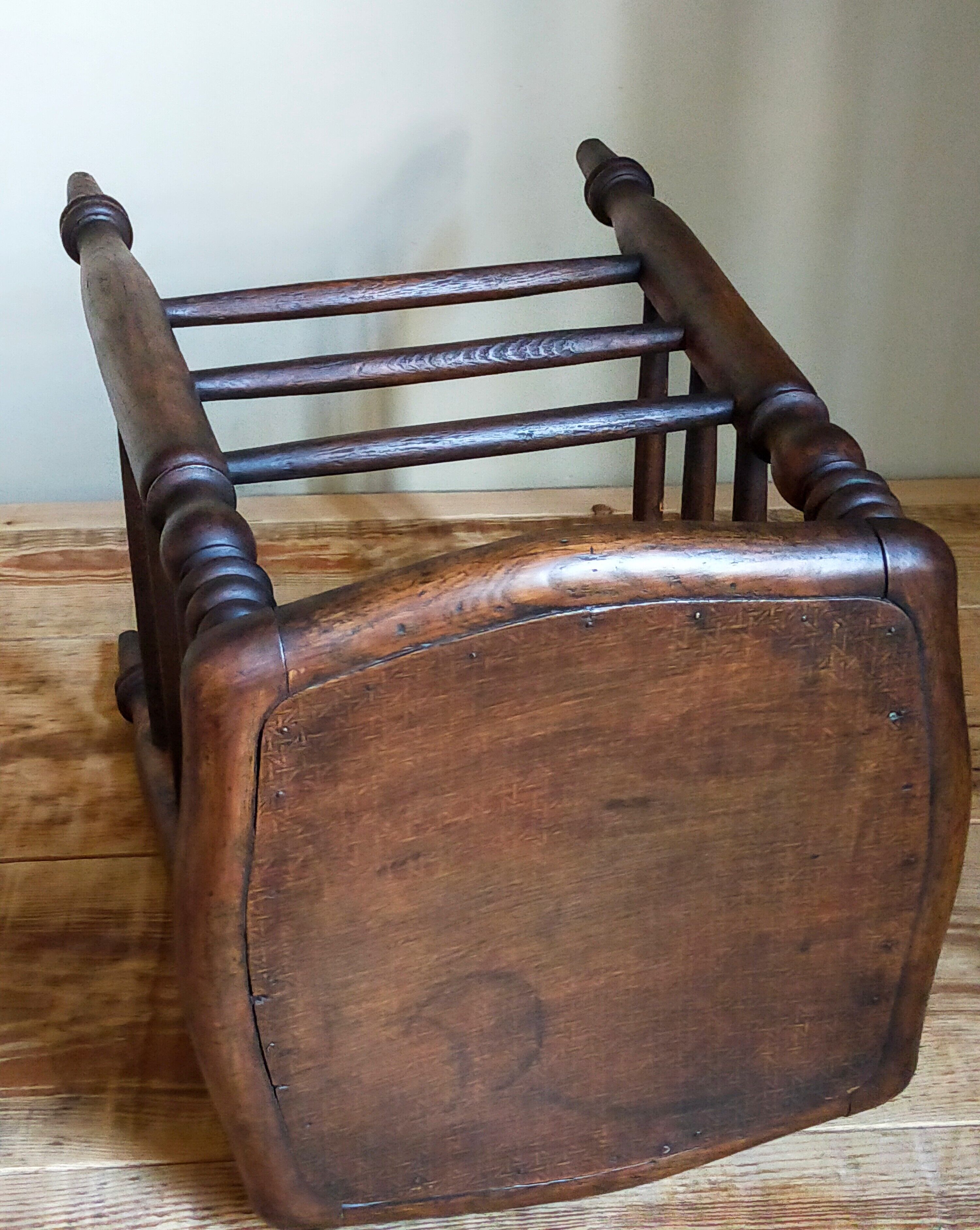 Stool in turned solid wood