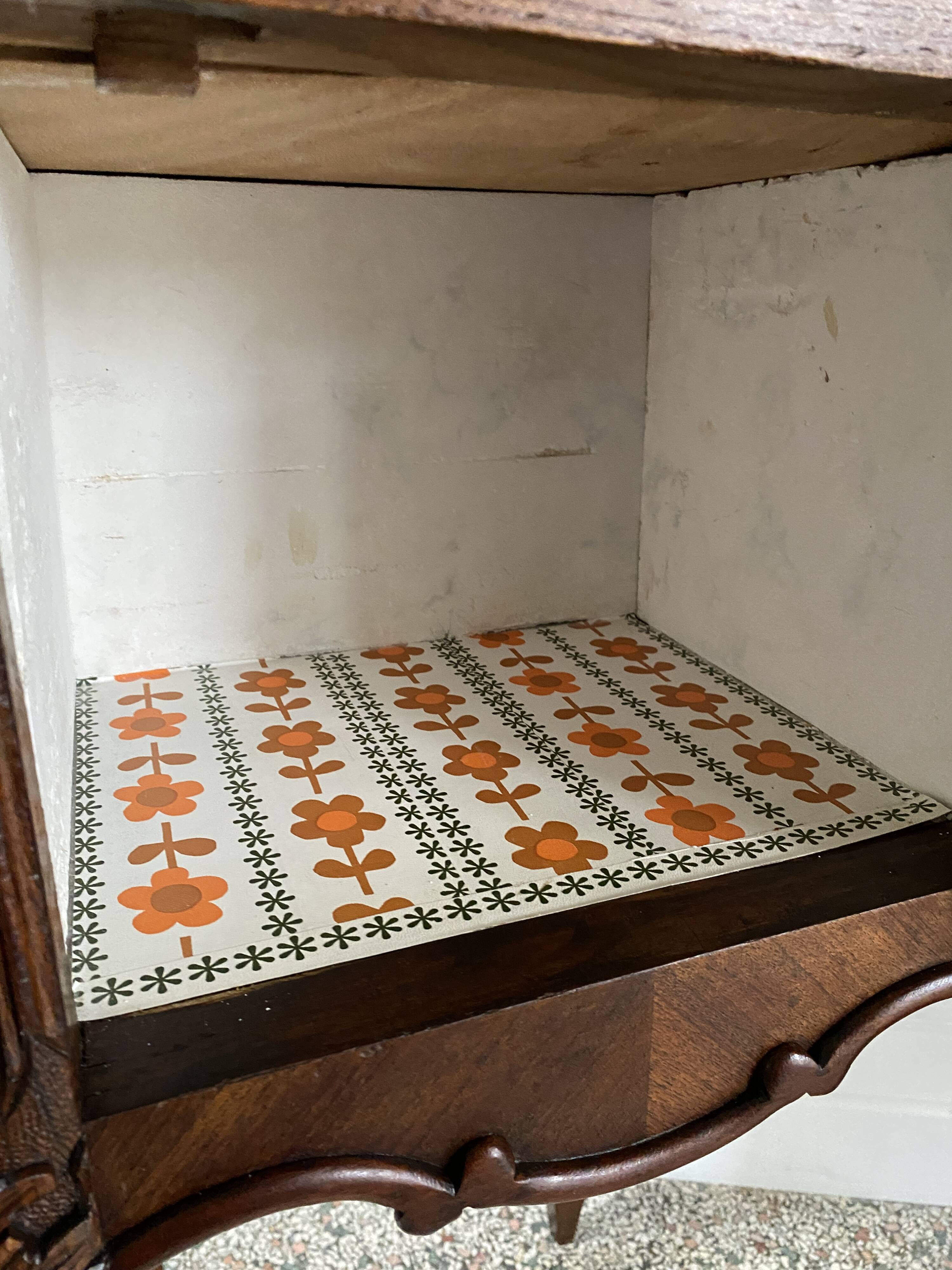 Bedside table / bedside table in veneered wood, molded and carved with foliage Louis XV style